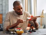 LEGO® Ideas Fender® Stratocaster™ - Image 18